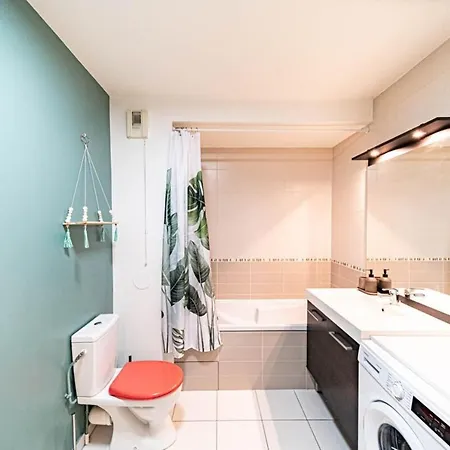 Apartment Le Petit Montel- Avec Garage-metro Valmy *
